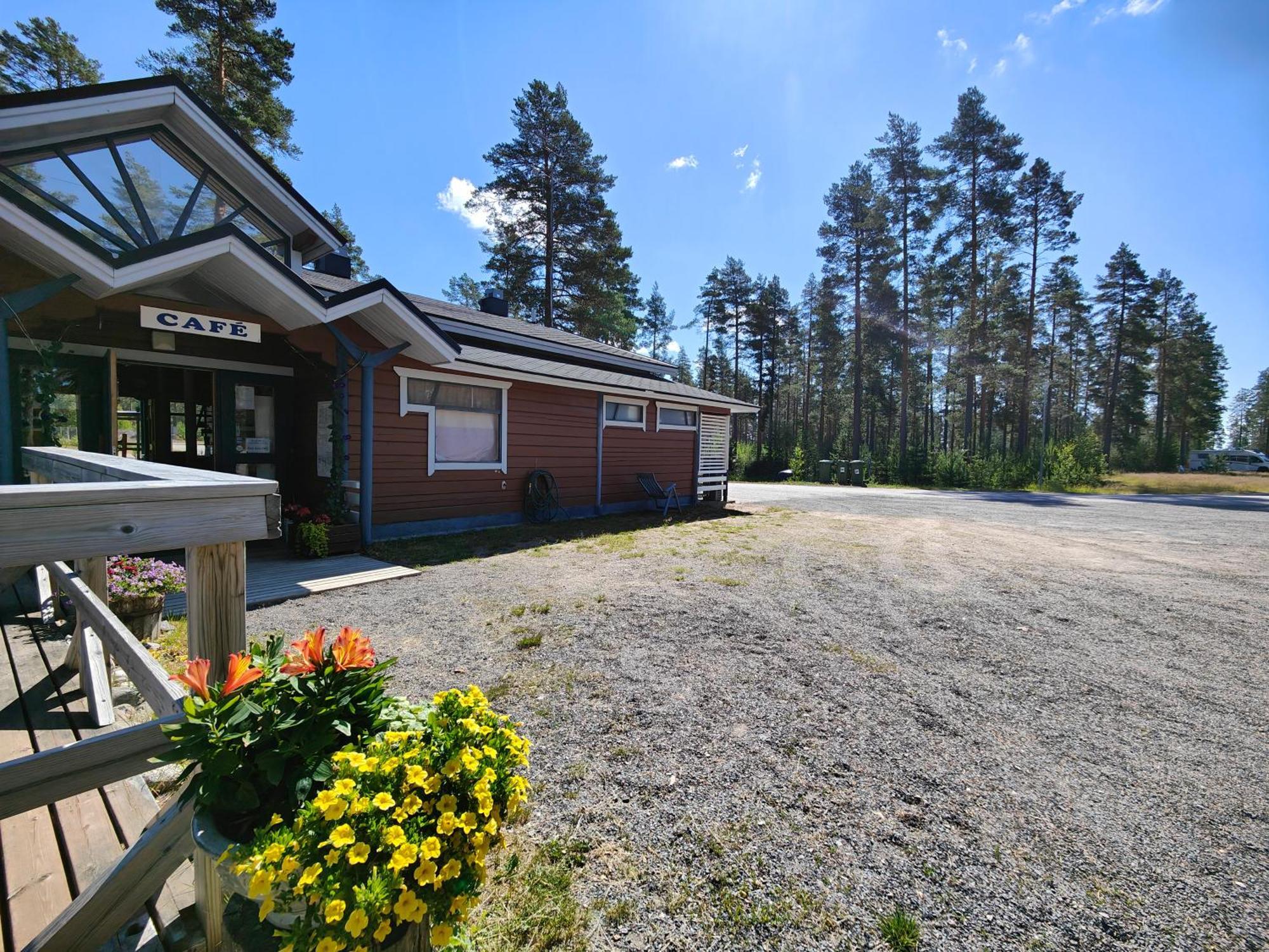 Ahvenlampi Camping 萨里耶尔维 外观 照片