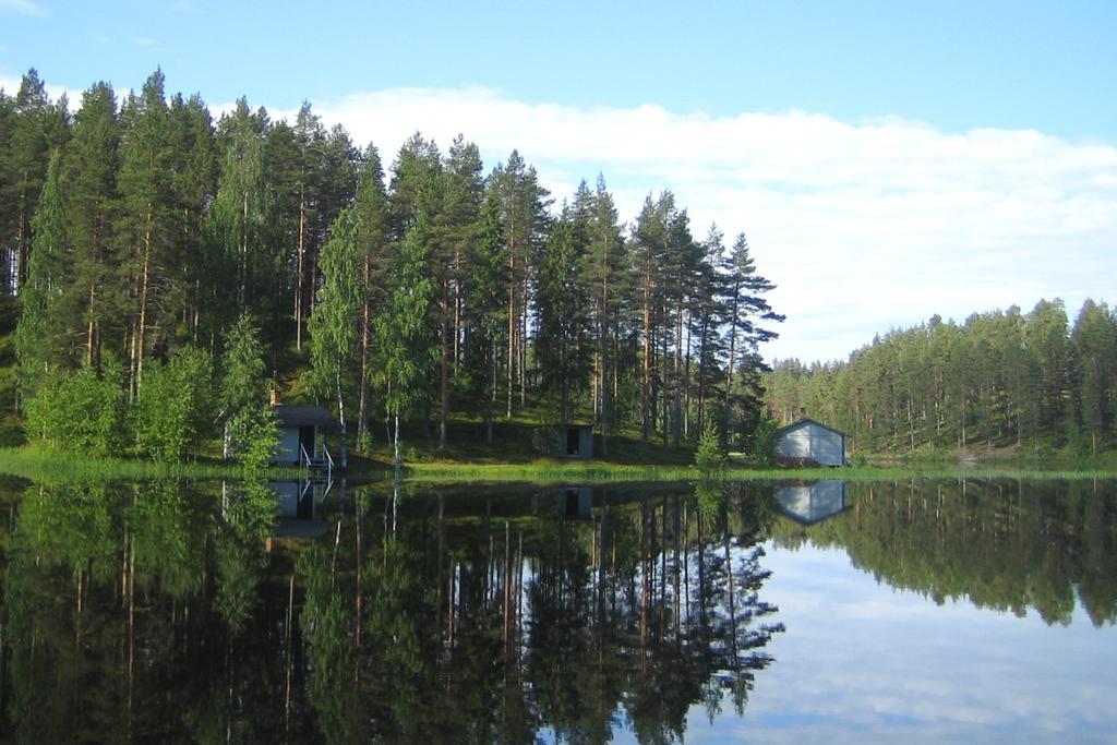 Ahvenlampi Camping 萨里耶尔维 外观 照片