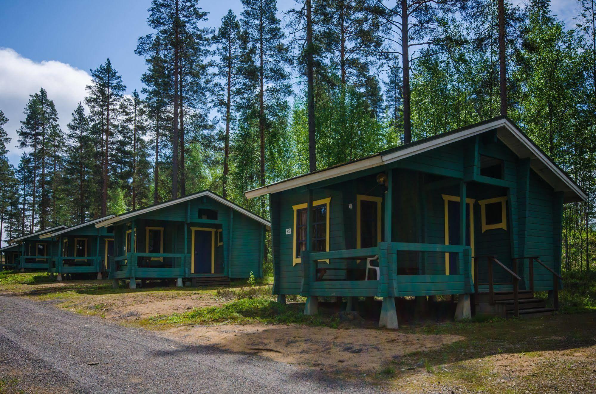 Ahvenlampi Camping 萨里耶尔维 外观 照片