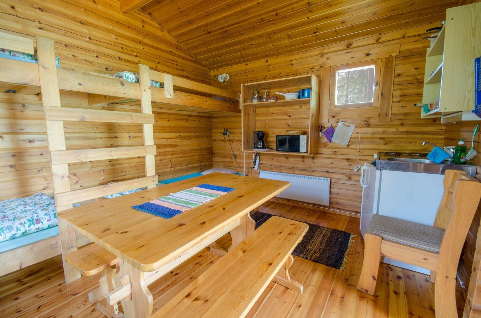 Ahvenlampi Camping 萨里耶尔维 外观 照片
