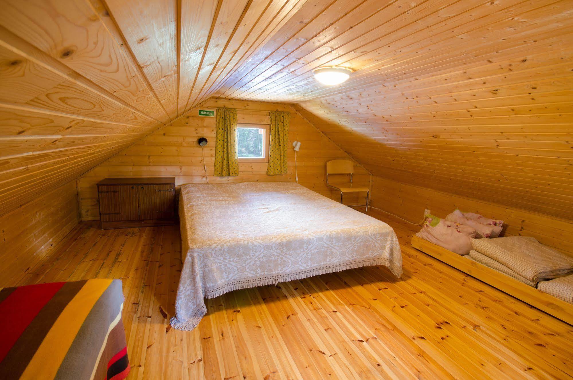 Ahvenlampi Camping 萨里耶尔维 外观 照片