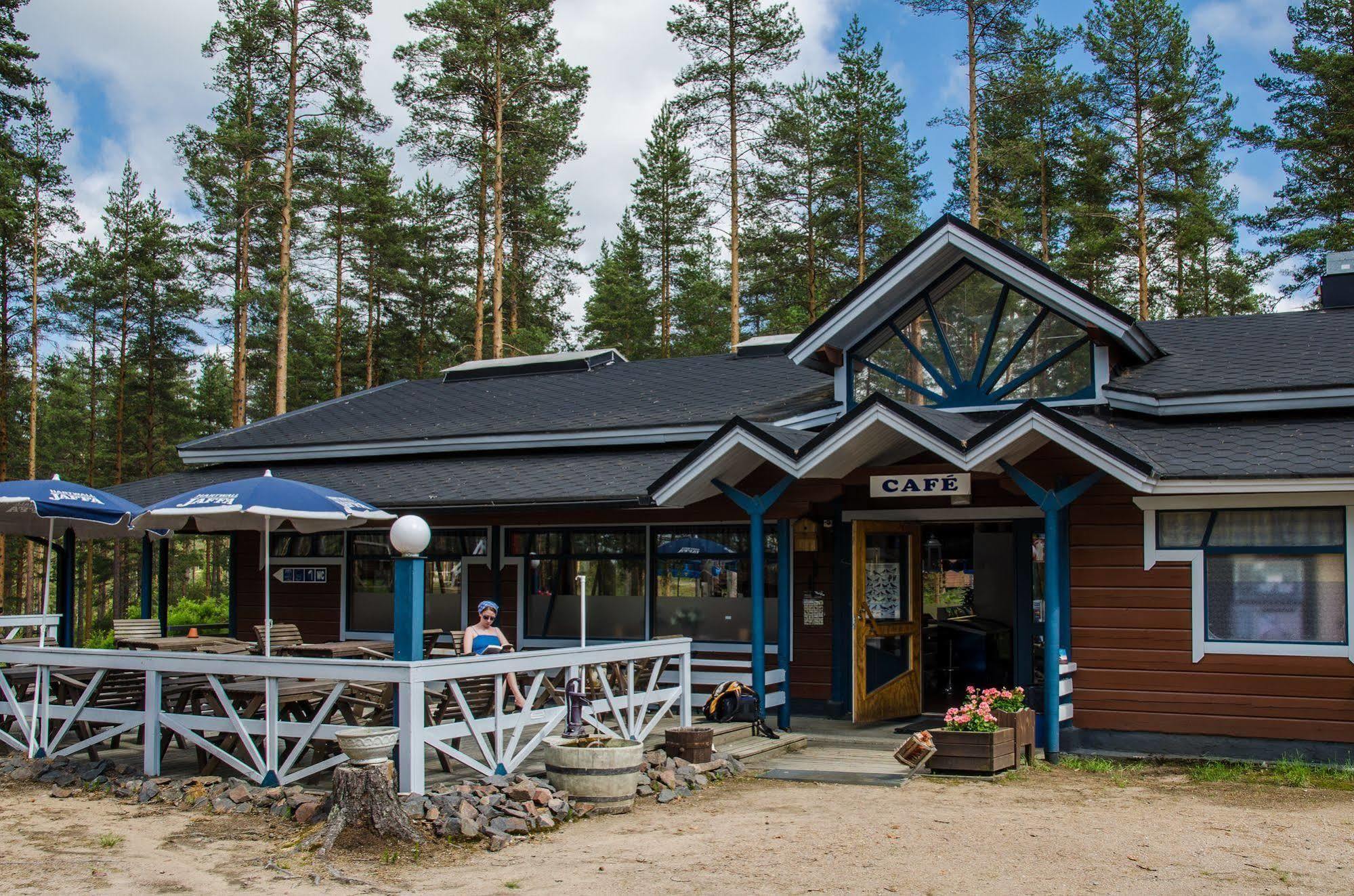 Ahvenlampi Camping 萨里耶尔维 外观 照片